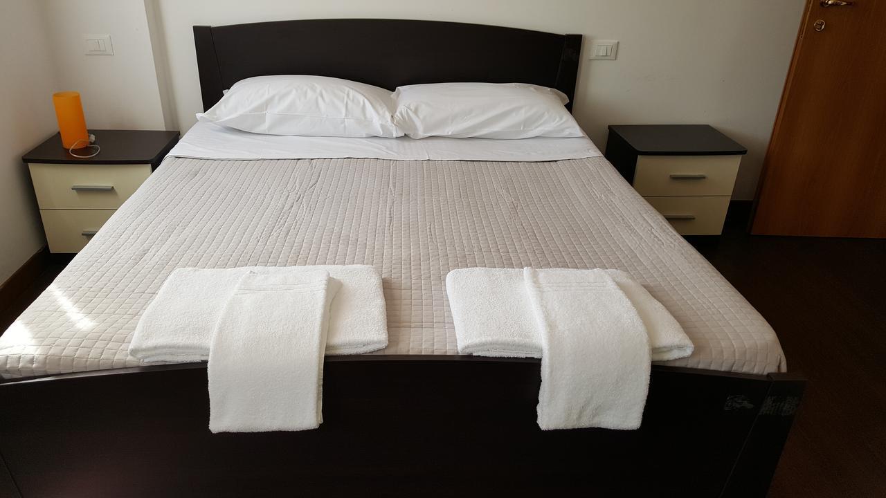 Ca Moderna/Moderno Hotel Mestre Kültér fotó